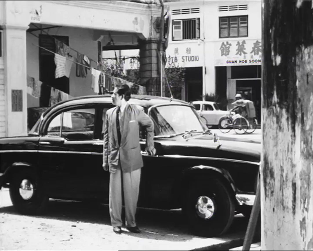 Still from 'Che Mamat Parang Tumpol' (Film source: Asian Film Archive. Courtesy of ©Cathay-Keris Film Pte. Ltd.) 