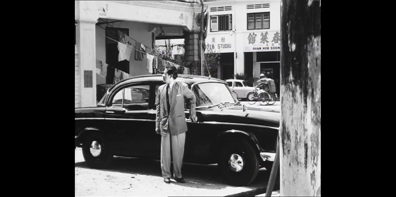 Still from 'Che Mamat Parang Tumpol' (Film source: Asian Film Archive. Courtesy of ©Cathay-Keris Film Pte. Ltd.) 