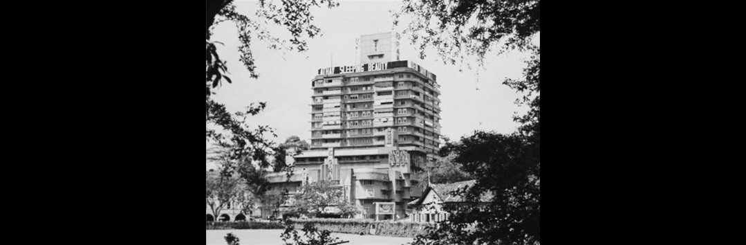 Still from 'Sumpitan Rachun' (Film source: Asian Film Archive. Courtesy of ©Cathay-Keris Film Pte. Ltd.)