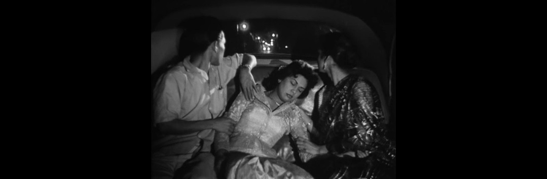 Still from 'Sumpitan Rachun' (Film source: Asian Film Archive. Courtesy of ©Cathay-Keris Film Pte. Ltd.)