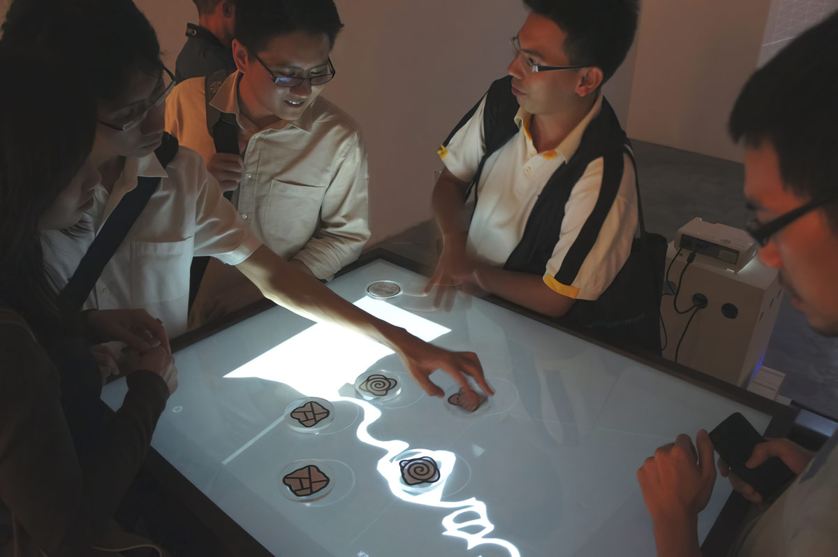 Debbie Ding. 'The Singapore River as a Psychogeographical Faultline.' 2010. DIY touch table, custom software. Dimensions variable. Image courtesy of the artist.