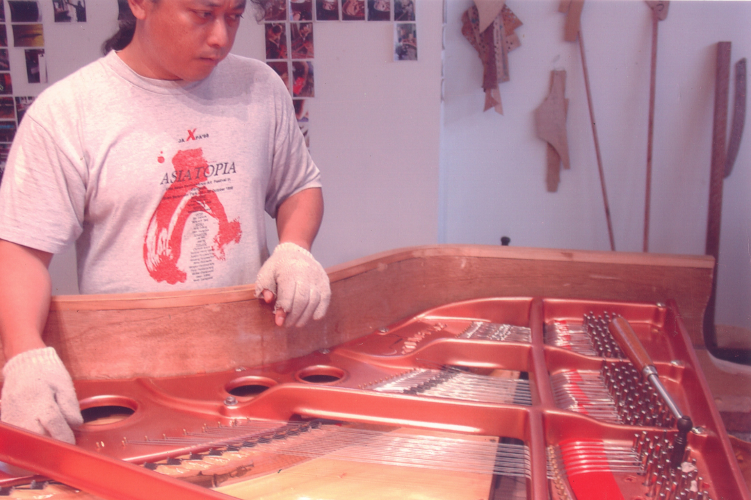 Artist Alwin Reamillo at work on the project. Image taken from Arvin and Alwin Reamillo’s photo archive, courtesy of Arvin Reamillo.